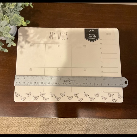 Rae Dunn WEEK AT A GLANCE Pad & Pens 🖊 - Picture 5 of 8